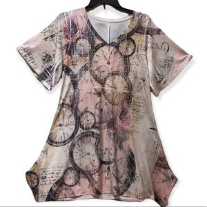 🛍️4/$20🛍️ IFSE Artsy Rhinestone Tunic